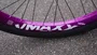 BICICLETA ABSOLUTE BRUTUS ARO 26" - CINZA, ROXO E AMARELO NEON COM FREIO HIDRÁULICO SHIMANO