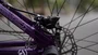 BICICLETA ABSOLUTE BRUTUS ARO 26" - ROXA E PRETA COM FREIO HIDRÁULICO SHIMANO