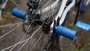 BICICLETA ARO 26 PORTAL WHEELING PERIFA 2.0 - 14,5" - BRANCA E AZUL, PNEU AZUL COM FREIO HIDRAÚLICO SHIMANO