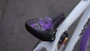 BICICLETA ARO 26" PORTAL WHEELING PERIFA 2.0 - 14,5" - BRANCA E ROXO COM FREIO HIDRAÚLICO SHIMANO