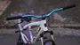 BICICLETA ARO 26" PORTAL WHEELING PERIFA 2.0 - 14,5" - BRANCA E ROXO COM FREIO HIDRAÚLICO SHIMANO