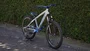 BICICLETA ARO 26 PORTAL WHEELING PERIFA 2.0 - 14,5" - PRATA E AZUL COM FREIO HIDRAÚLICO SHIMANO